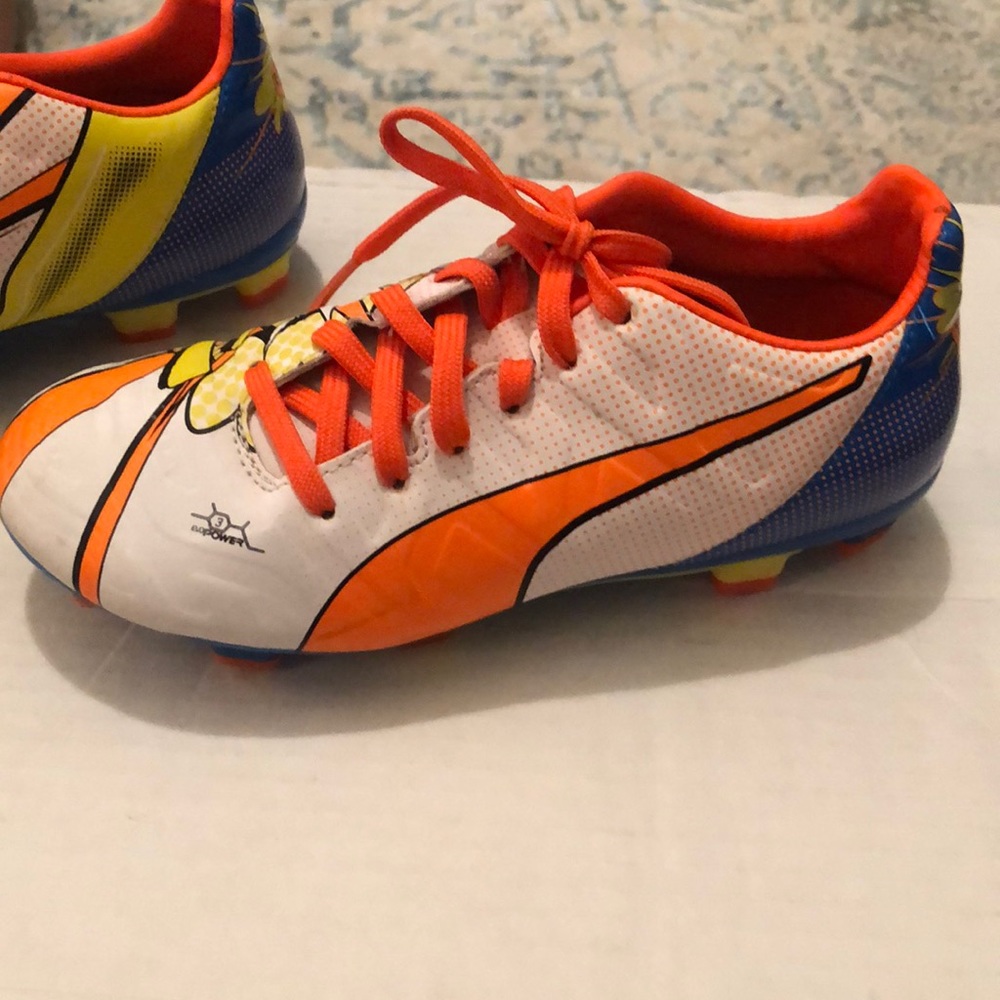 PUMA Cleats - Picture 2 of 5